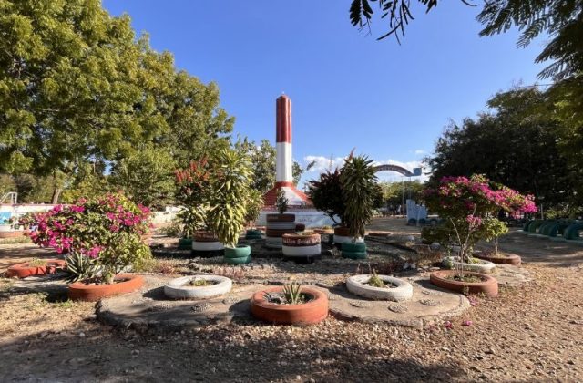 Children Play and Reading Park