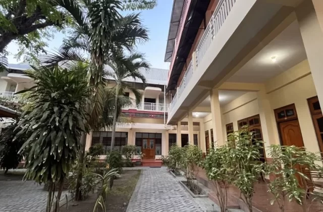 Elvin Hotel