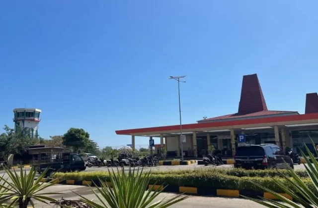 Tambolaka Sumba Airport